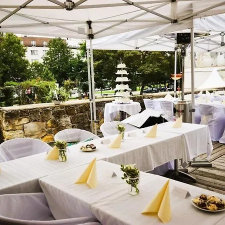 Rous Hotel